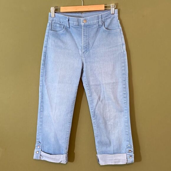 NYDJ Denim - NYDJ NWOT Lift Tuck Technology, folded cuffs, high rise Capri denim jeans 6